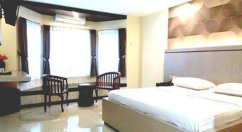 Alexander Hotel Tegal Exteriér fotografie