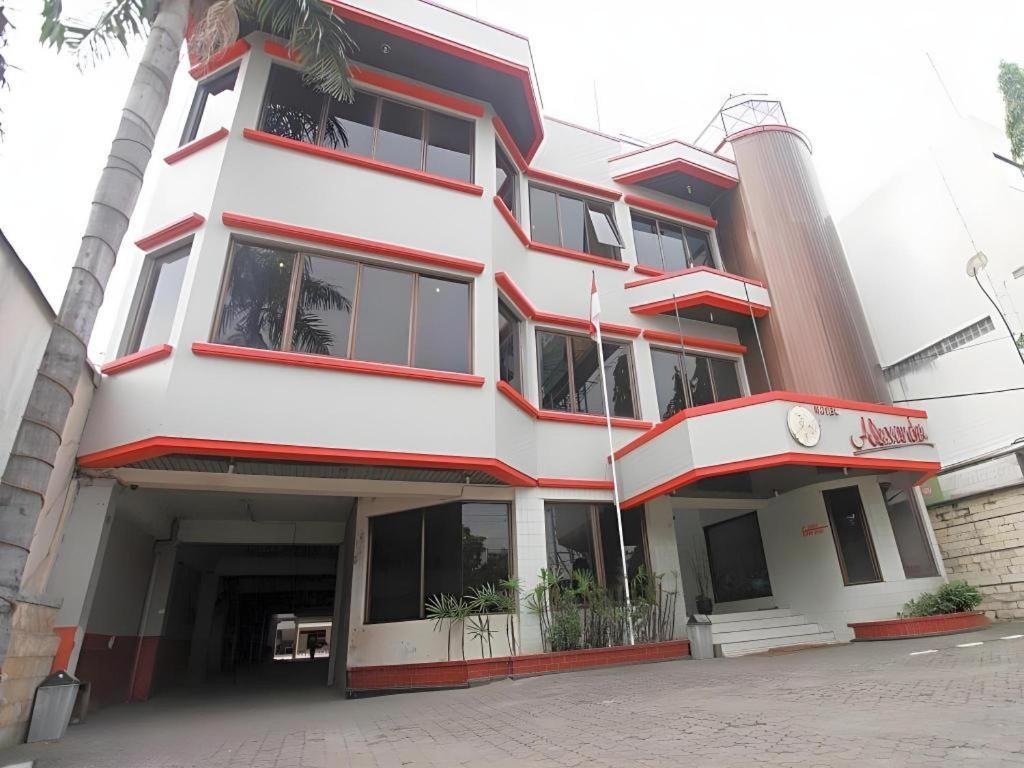 Alexander Hotel Tegal Exteriér fotografie